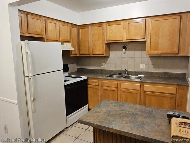 Primary Photo - 29144 Lund Ave