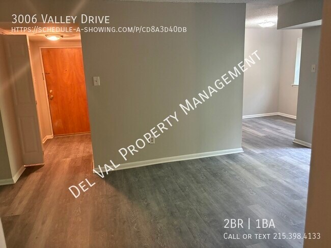 Building Photo - 3006 Valley Dr
