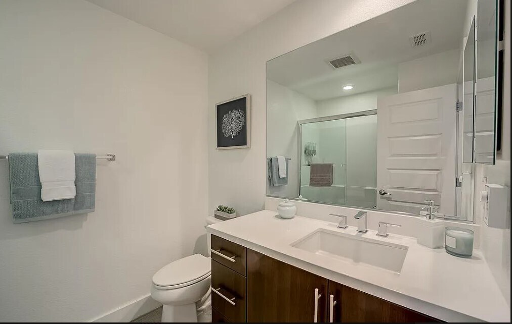 Building Photo - 2415 Stearman Ct