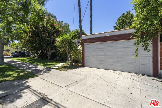 Building Photo - 3731 Griffith View Dr