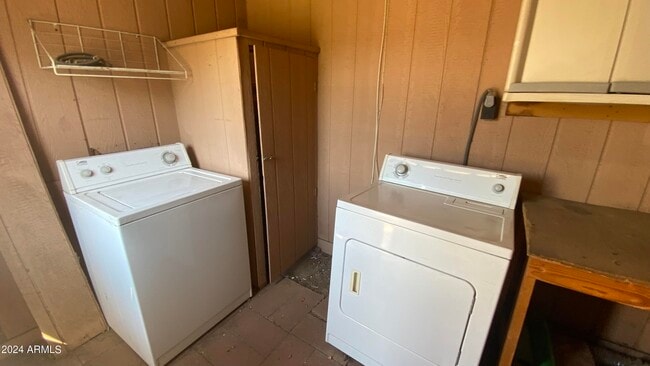 Building Photo - 1714 N 17th Ave