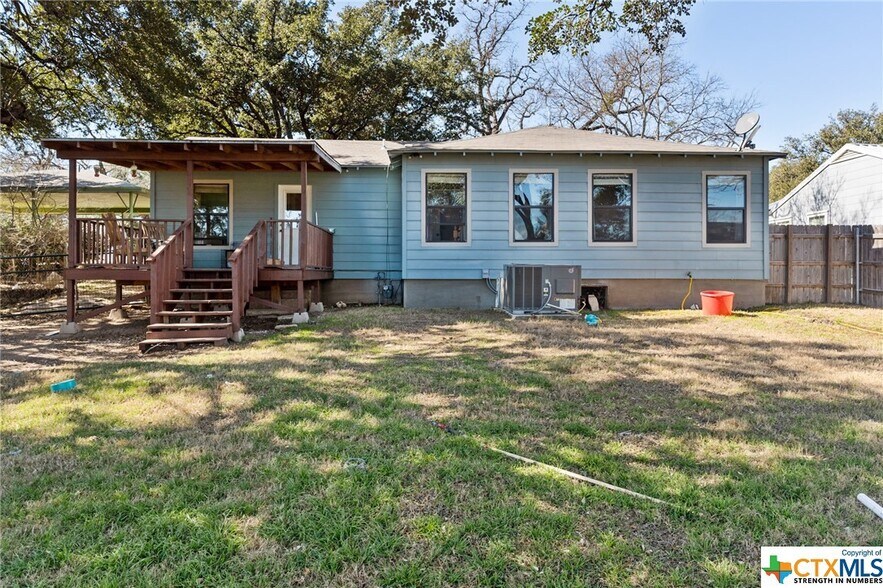 BACK DECK/YARD - 503 S Spring St