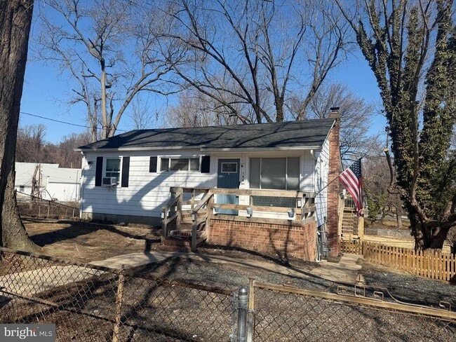 Building Photo - 100 Garfield Ct