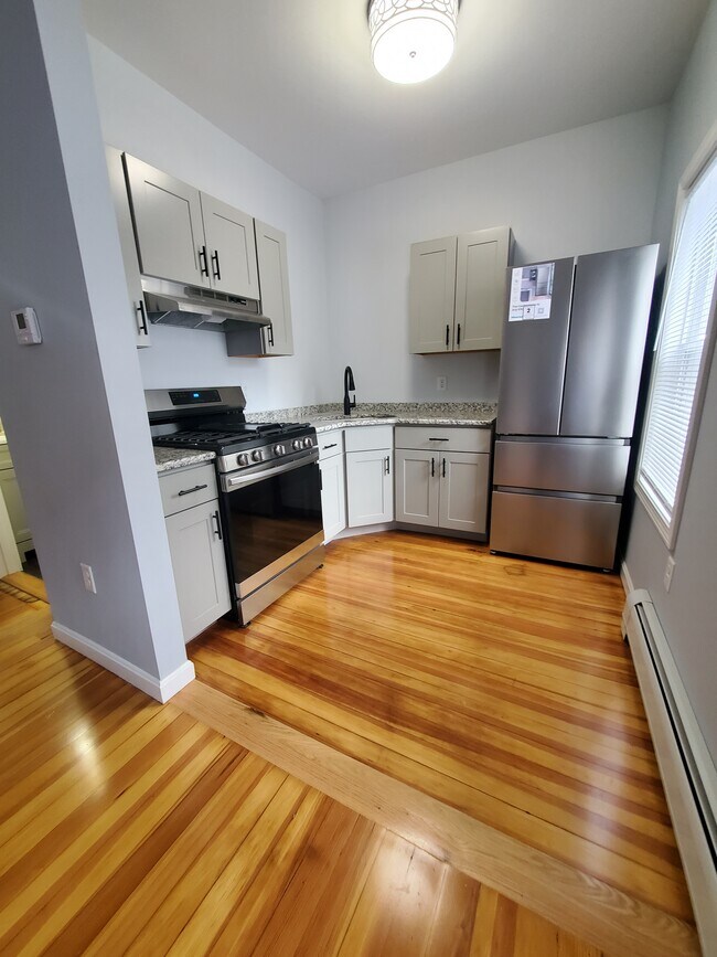 Building Photo - 38 Tuttle St