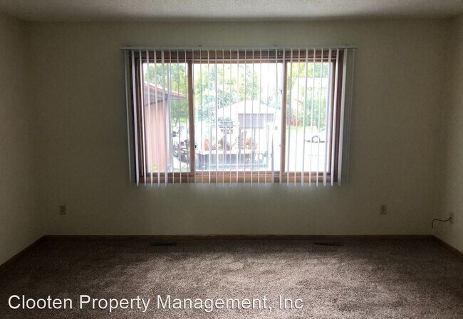 Building Photo - 3 br, 1.5 bath House - 3740 Renee Drive
