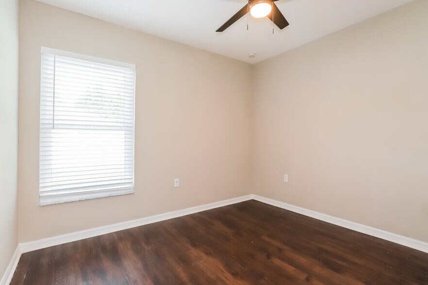 Building Photo - 1616 Hulett Dr