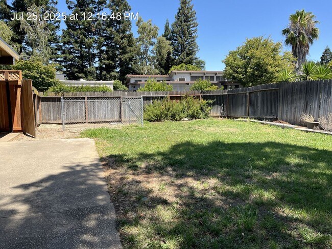 Building Photo - Old Elk Grove 1/2-Plex