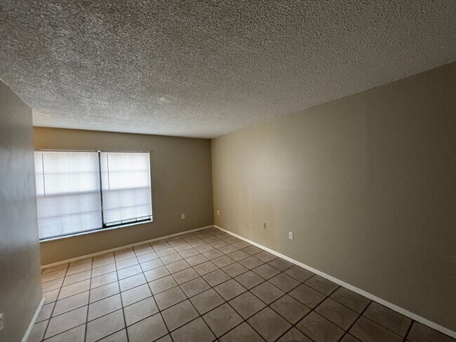 Building Photo - Contemporary 2/2 Condo Ground Level w/ Wheelchair Accessibility! 436/Curry Ford