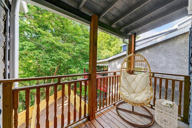 Building Photo - 79 Main St