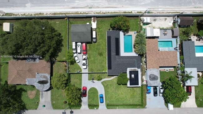 Building Photo - 5021 SW 29th Terrace