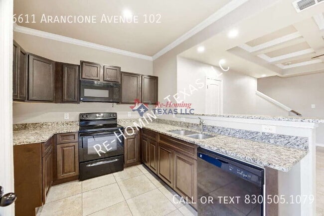 Building Photo - 6611 Arancione Ave