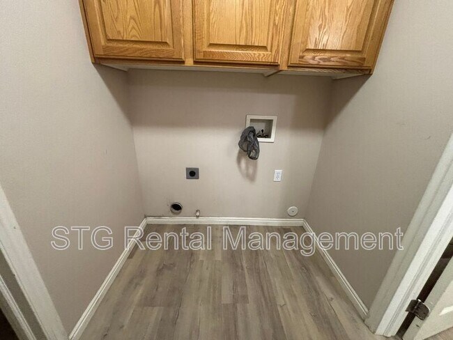 Building Photo - 1167 E 400 S