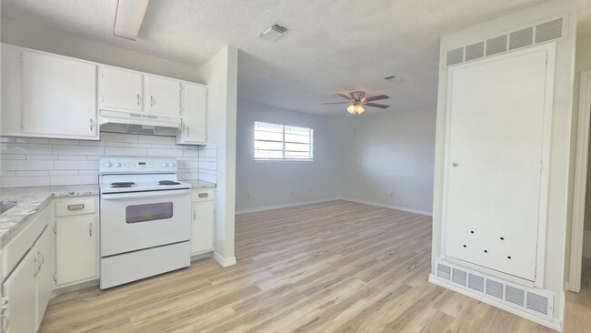 Building Photo - 2207 15th St