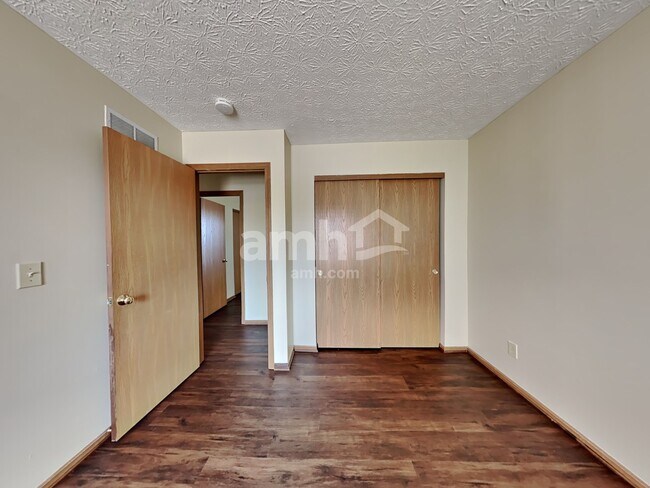 Building Photo - 2661 Hardwood Ave