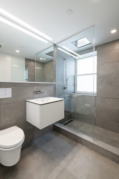 Building Photo - 12 Commonwealth Ave