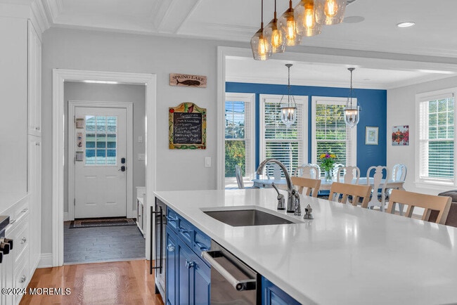 Building Photo - 300 Salem Ave