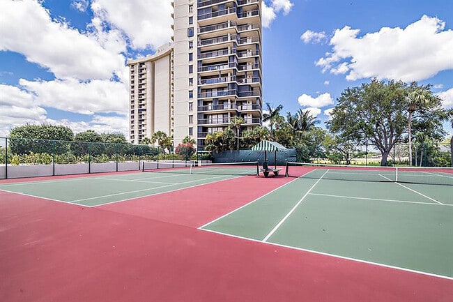 Building Photo - 2480 Presidential Way