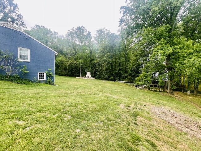 Building Photo - 190 Westridge Cir