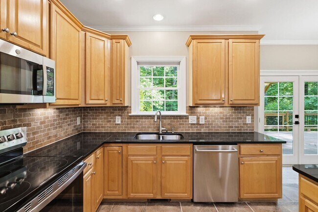 Building Photo - Gorgeous and Spacious 5 Bedroom Home, Cul-de-sac lot, Vaulted Ceilings, Large Backyard, Stunning ...
