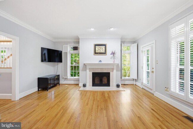 Building Photo - 2026 Mayfair McLean Ct