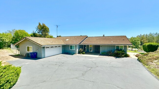 Primary Photo - Beautiful Ranch-Style, Single-Story, on Co...
