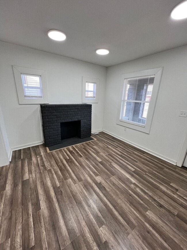 Building Photo - Updated 5BR Home with Modern Finishes & Extra Space