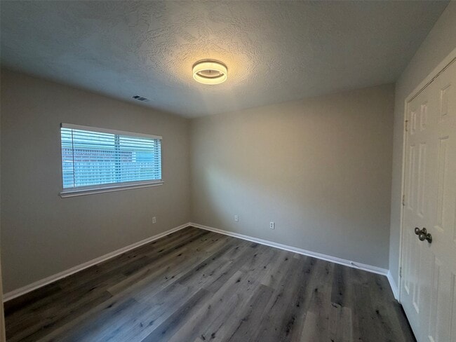 Building Photo - 3715 Humble Dr