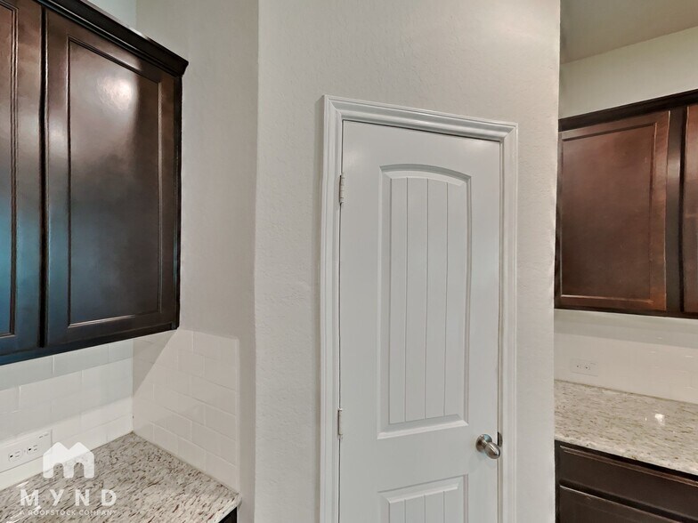 Building Photo - 13849 Bellows Path