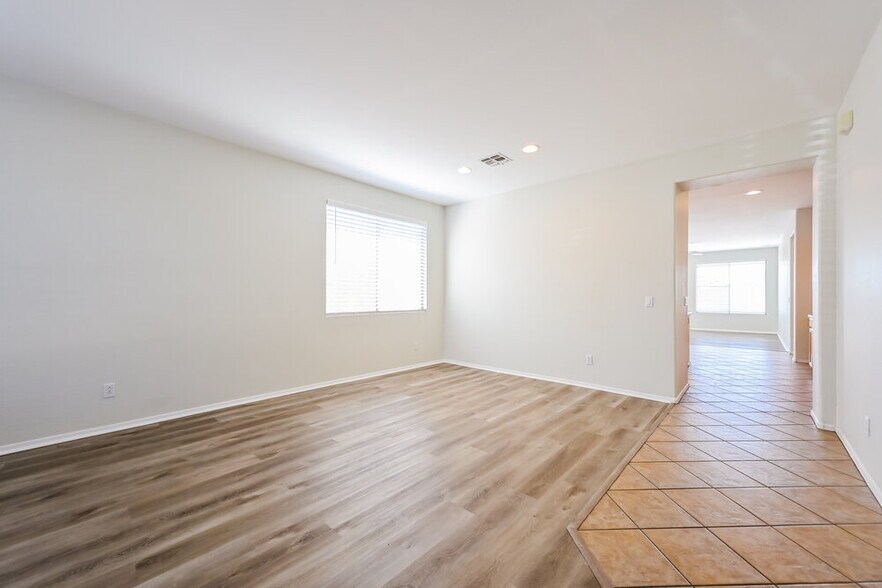 Building Photo - 2621 W Medinah Way