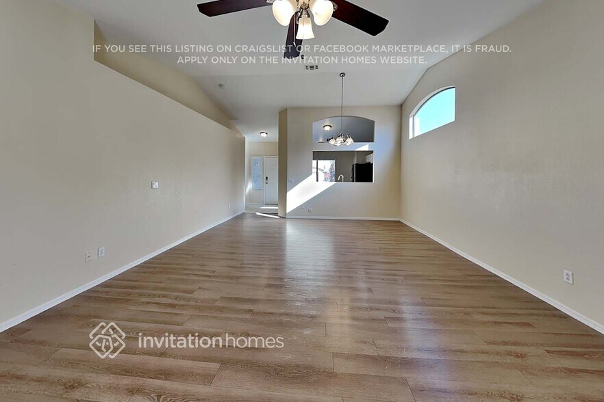 Building Photo - 11341 W Ruth Ave