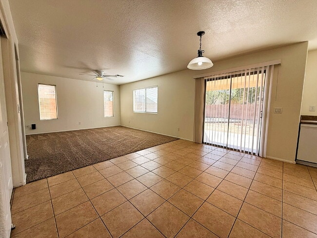 Building Photo - Spacious & Stylish in the Heart of Surprise!