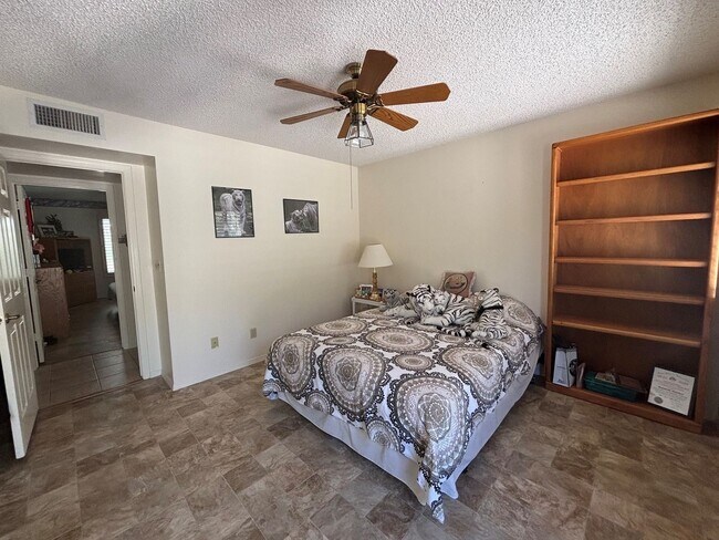 Building Photo - Lovely Long Term Unfurnished Home in 45+ Active Adult Resort Community of Leisure World