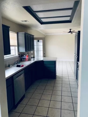 Building Photo - 9323 S Darlington Ave