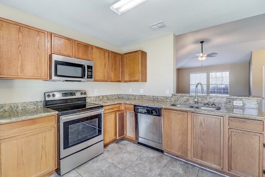 Building Photo - 6903 Rondo Dr