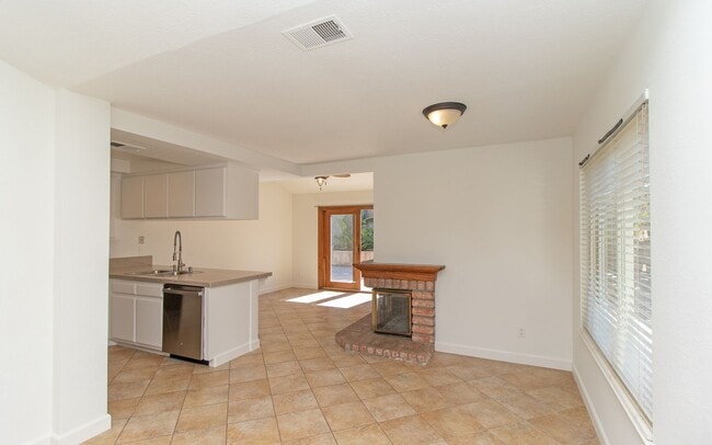 Building Photo - Single Story Home on Corner Lot in San Mar...