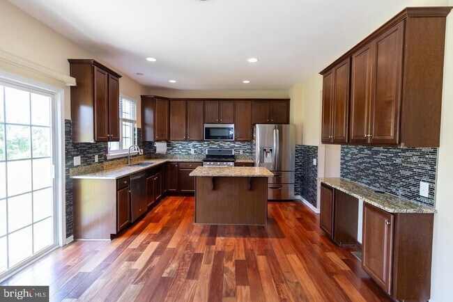 Building Photo - 823 S Haines Cir
