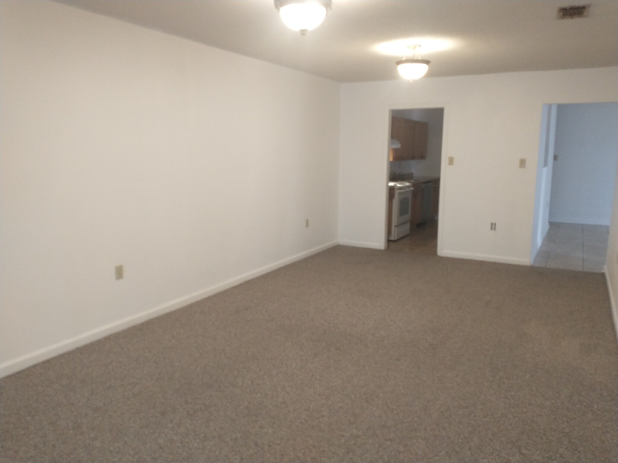 Building Photo - 8802 Morrison Rd