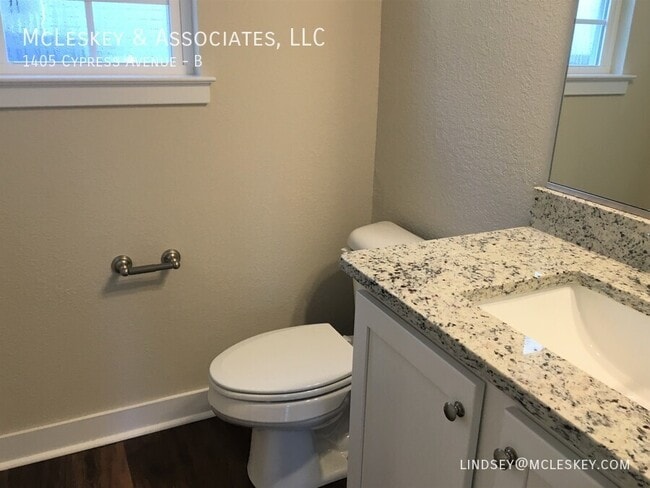 Building Photo - 1405 Cypress Ave