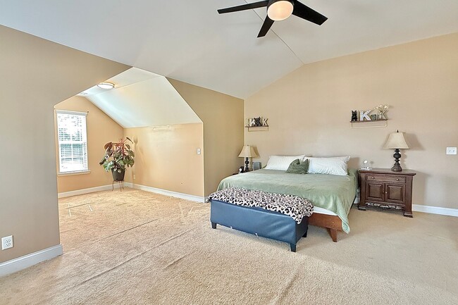 Building Photo - 470 Briarcrest Dr NE