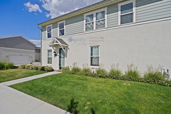 Building Photo - 10539 Liv Way