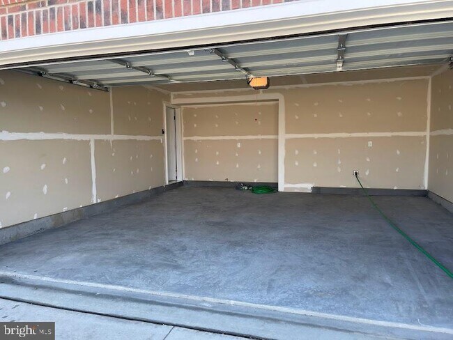 Building Photo - 107 Avery Dr