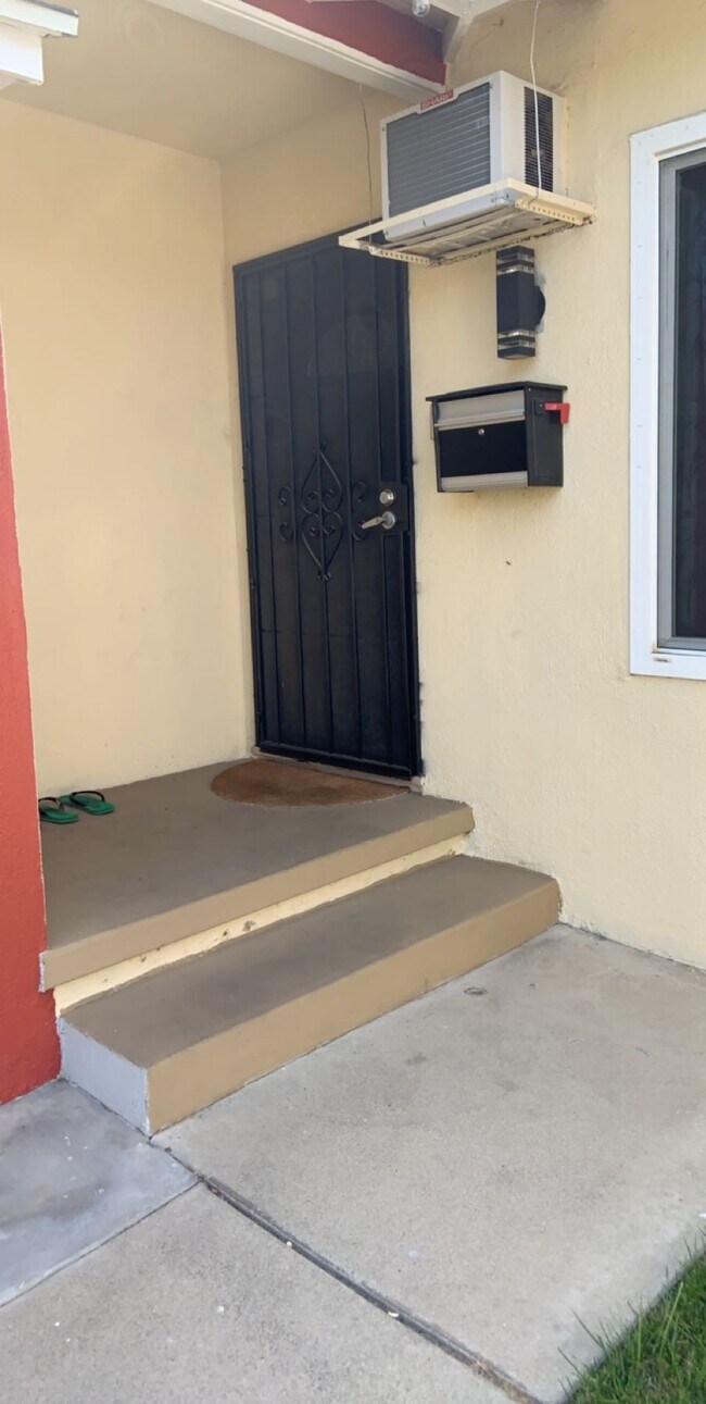 Building Photo - 11659 Harvard Dr