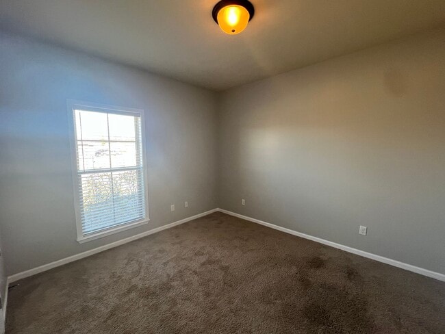 Building Photo - Fountain Crest Subdivision!