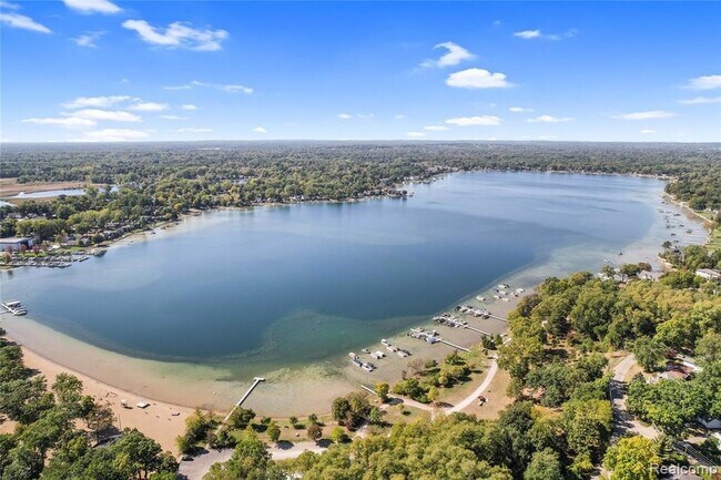 Building Photo - 4171 Mapleleaf Rd