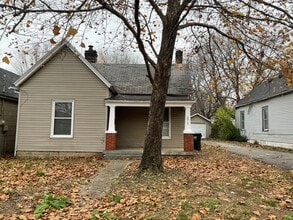 Building Photo - Your New Home Awaits! First Month Rent Fre...