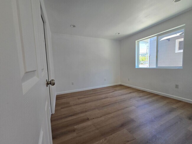 Building Photo - 5534 Jefferson Ave