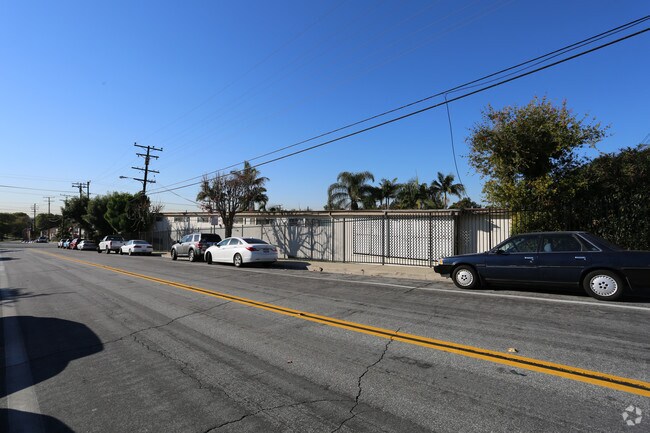 Building Photo - The Three Lanterns Apartments