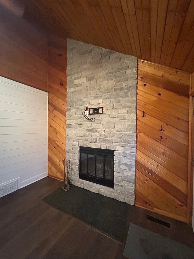 Building Photo - 7413 Mariner Hills Cir