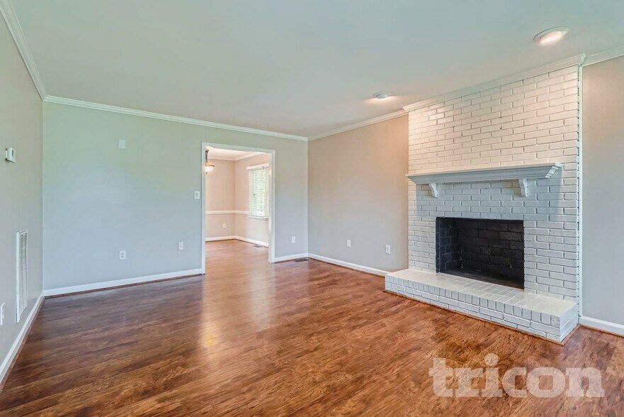 Building Photo - 2201 Fox Hunt Dr