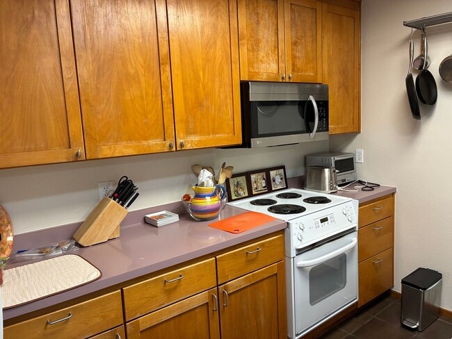 Building Photo - 2125 Bueno Dr
